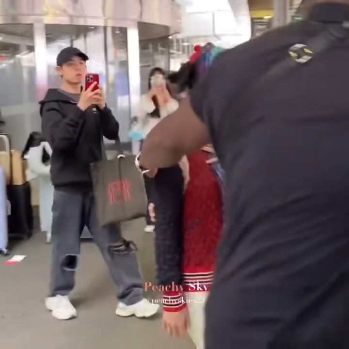 alternative-881ff37c-c2e7-4a63-a435-1a1128909930