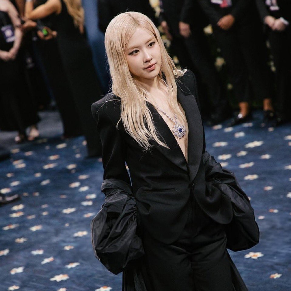 alternative-aefa8640-6d1e-465b-80b1-7f6e36b62a47