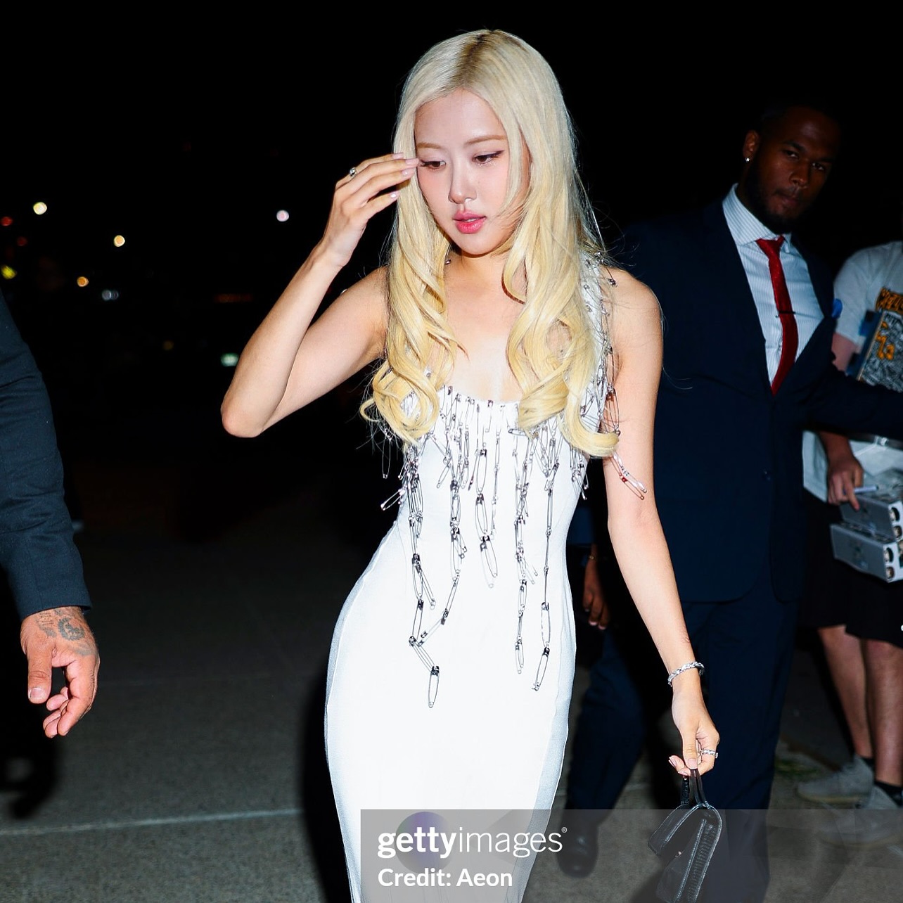 alternative-94b58756-cc4a-40b8-8b63-d0696eeac125