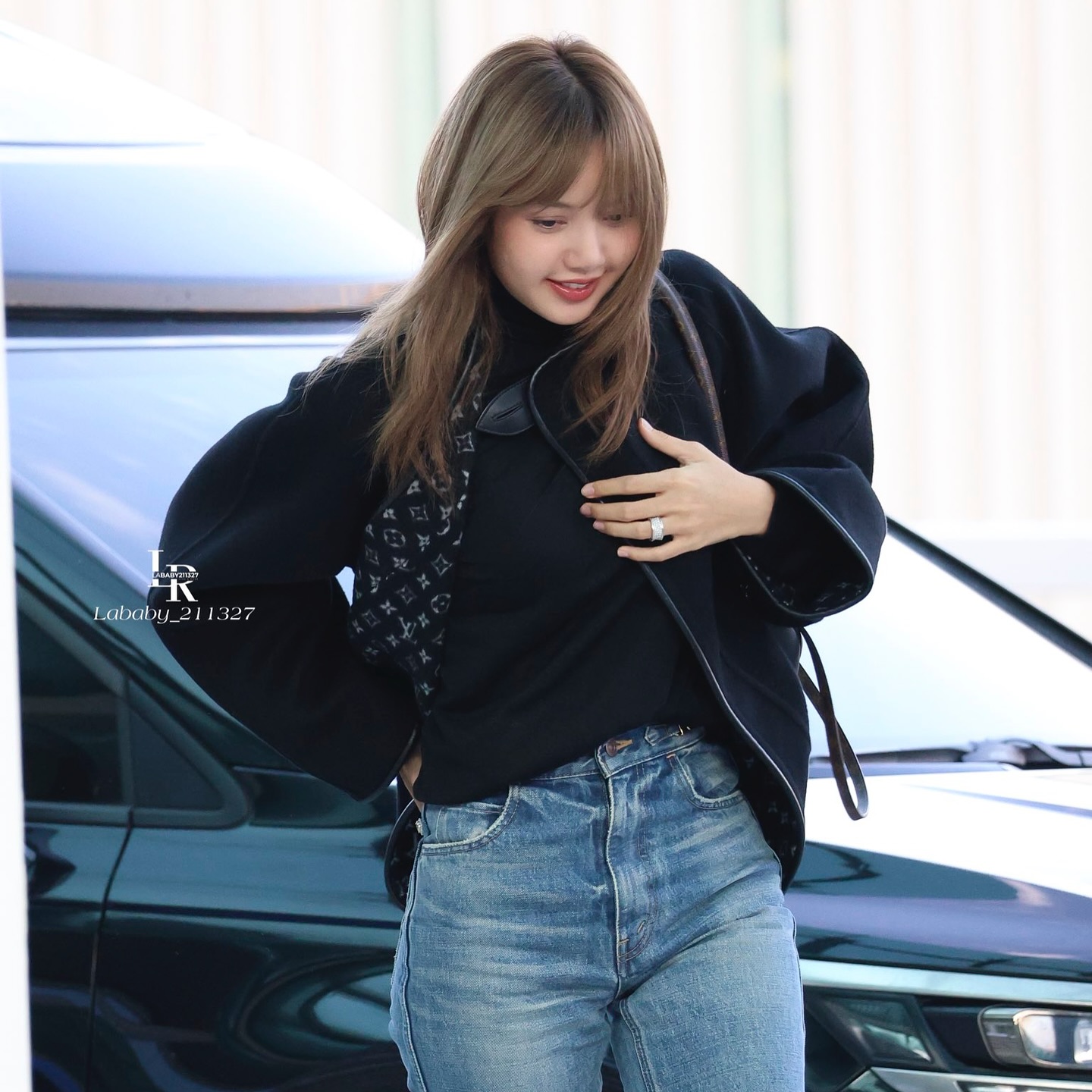 alternative-b1d6967b-6727-445c-8305-6132ee970a09